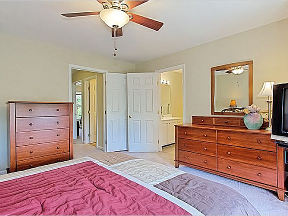 4th image of 7318 Hartshorne Sq