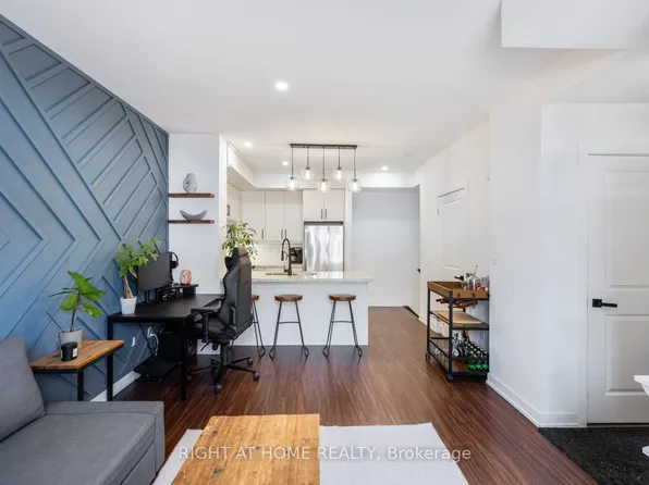 2320 Gerrard St E #117, Toronto, ON M4E 2E1