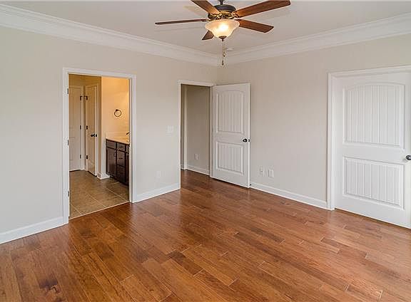5th image of 218 Walden Village Ln