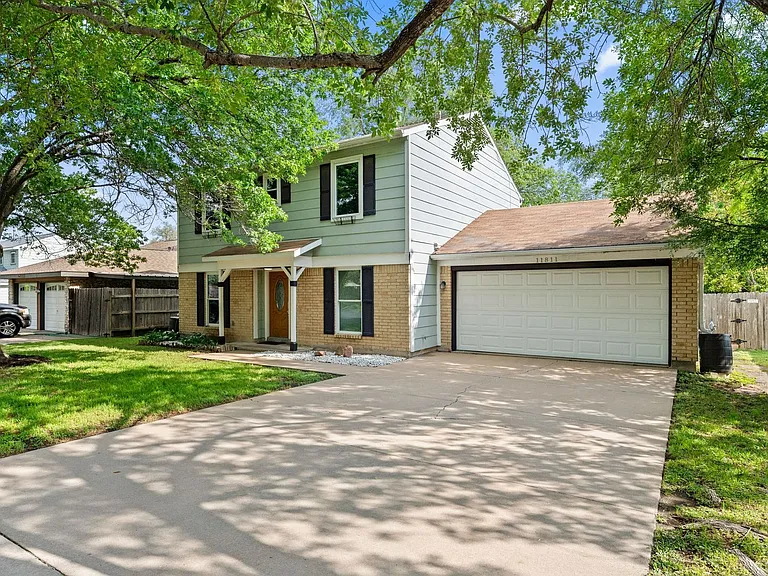 11811 Carshalton Dr — Photo 3
