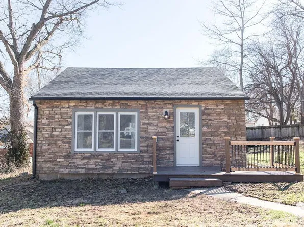 1713 Pierre St, Manhattan, KS 66502