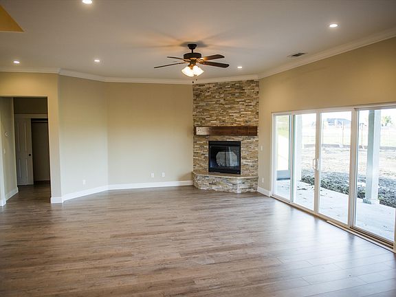 5th image of 245 Jonquil Ln