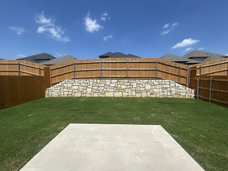 176 Hornet St — Photo 19