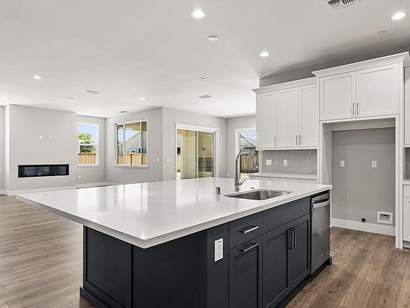 7th image of this home