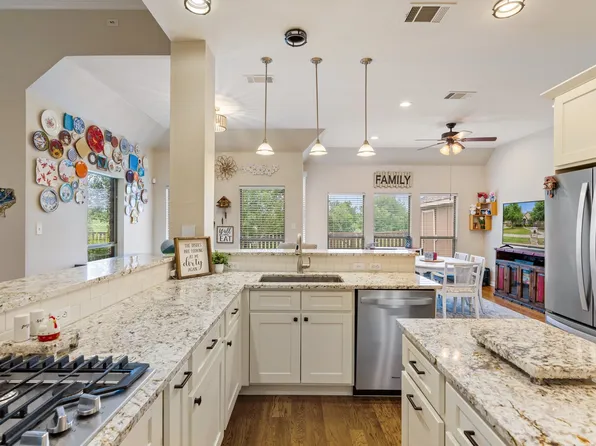 418 Mustang Dr, Sunnyvale, TX 75182