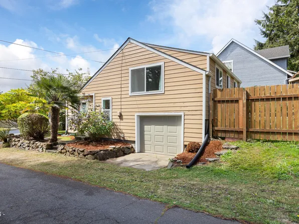 1125 SW Galley Ave, Lincoln City, OR 97367
