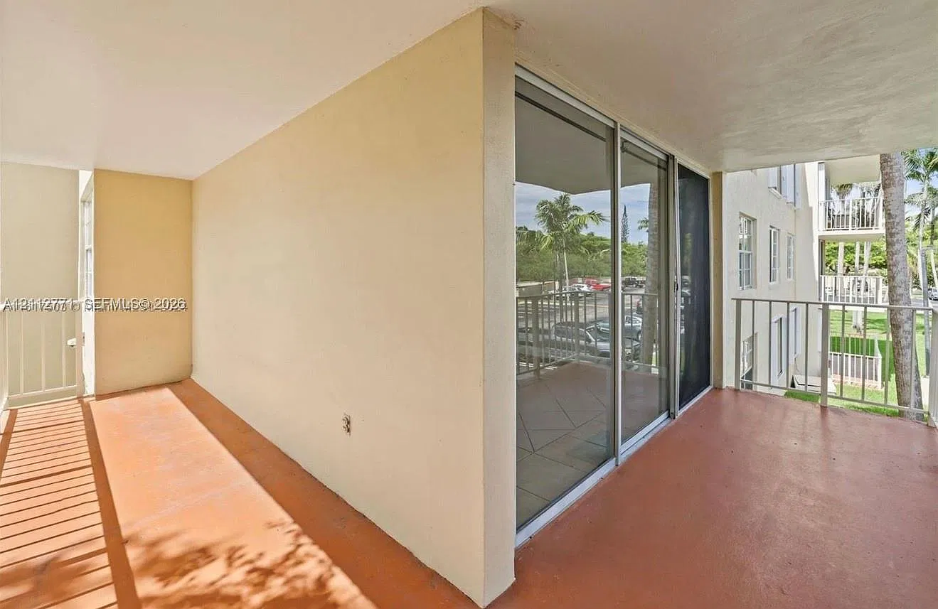 13100 SW 92nd Ave — Photo 2