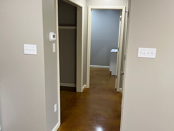 3rd image of 411 Albert St #J