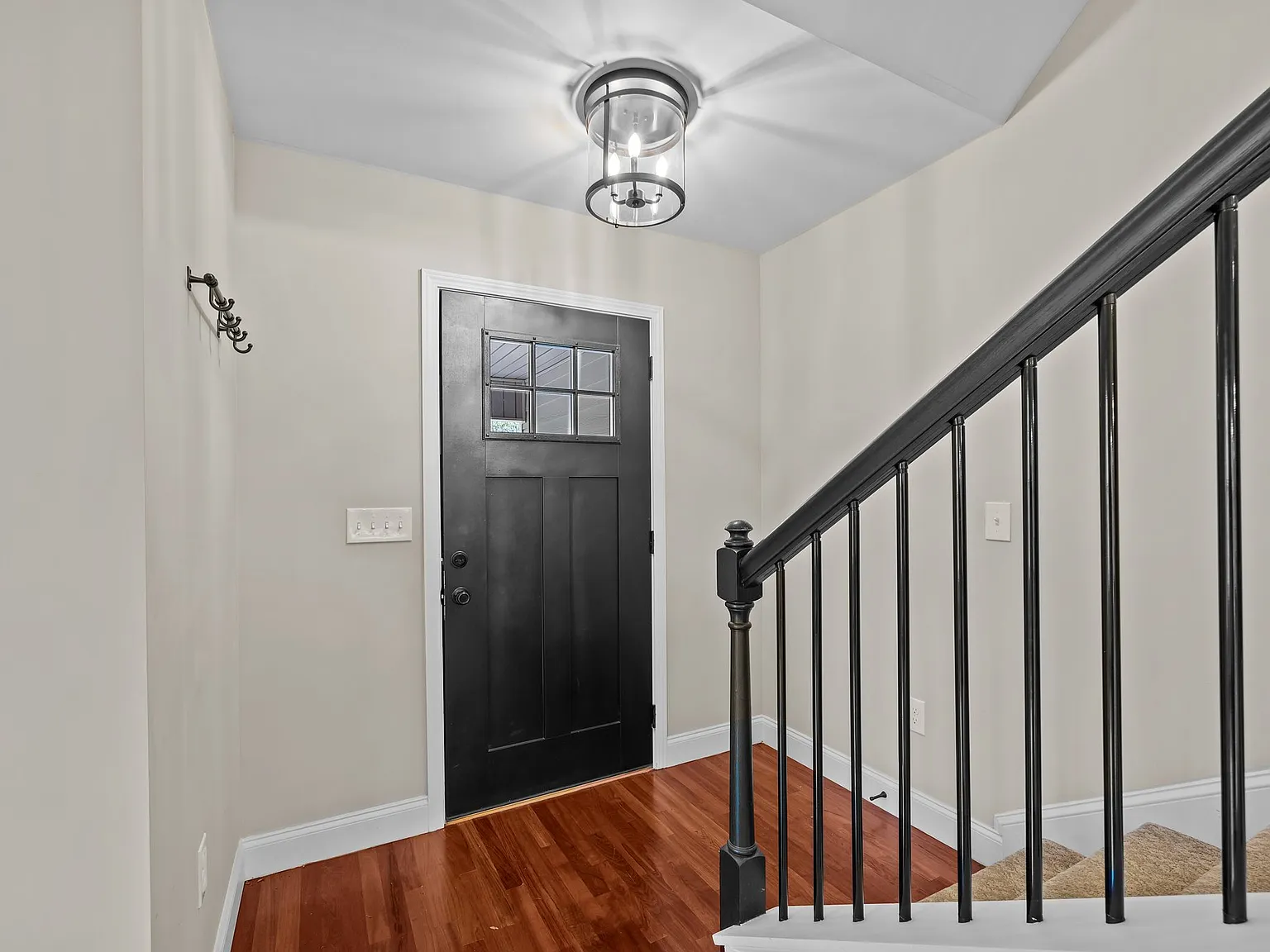3 bed, 2.5 bath, 1557 sqft, $2,850 — Photo 2