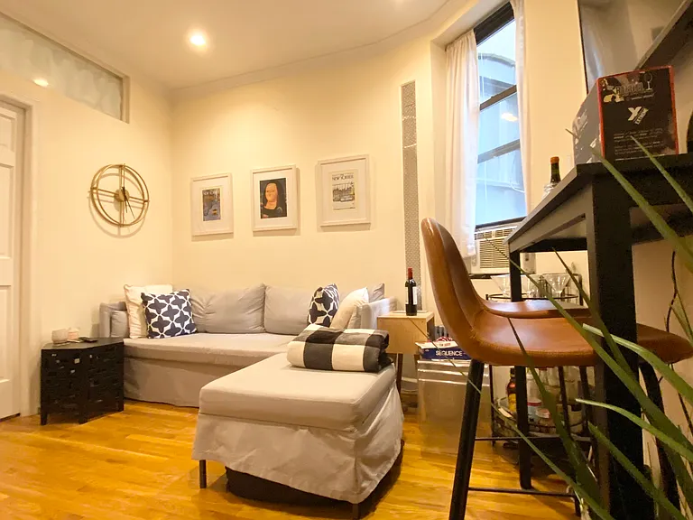 218 W 16th St #2C — Photo 2