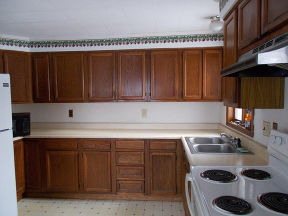 2nd image of 171 Park Ave