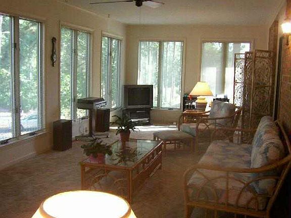 5th image of 846 Knollwood Village