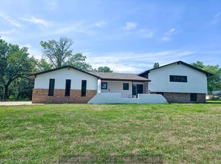 410 Pheasant Dr, Grand Island, NE 68801