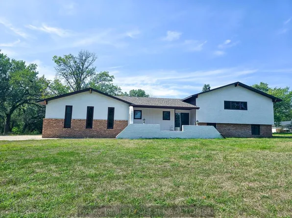 410 Pheasant Dr, Grand Island, NE 68801