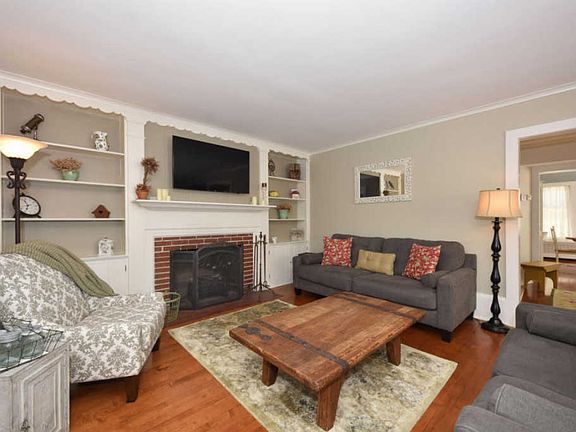 5th image of 2400 E Olive St