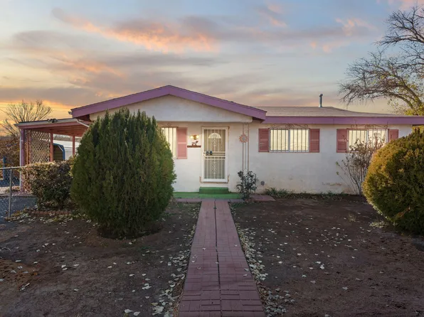 2122 Raven Ln SW, Albuquerque, NM 87105
