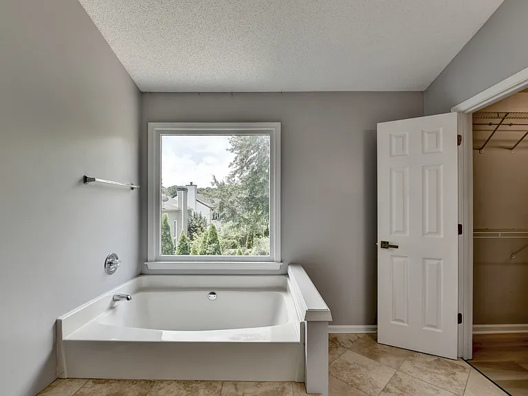 6125 Pattingham Dr — Photo 27