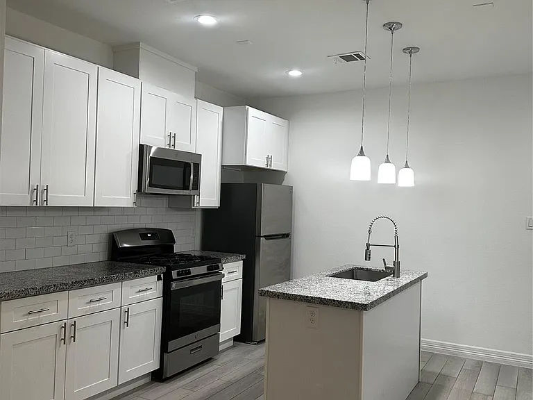 7209 Carver Rd #A — Photo 2