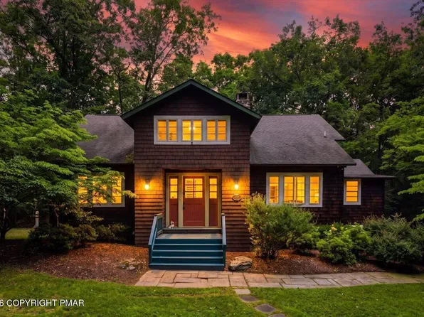 214 Goldenrod Ln, Buck Hill Falls, PA 18323