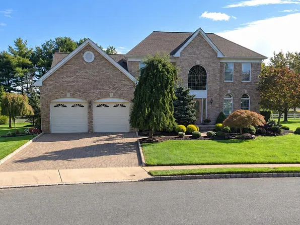 6 Nicklaus Lane, Farmingdale, NJ 07727