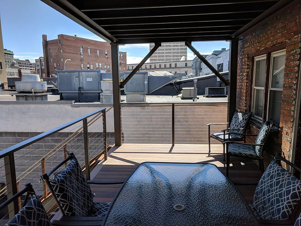 rear second level deck