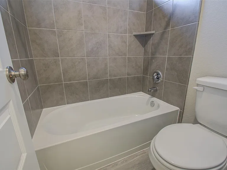 8418 Beacon Bay Cir — Photo 29