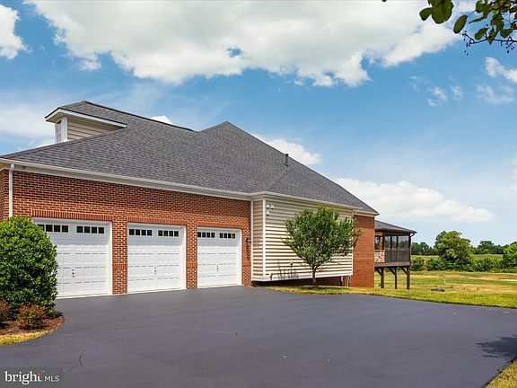 3rd image of 3409 Amberfield Ln
