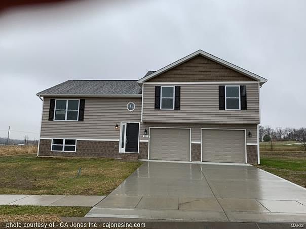 1st image of 211 Woodland Dr