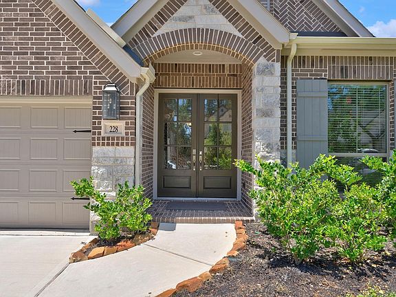 2nd image of 228 W Netleaf Ct
