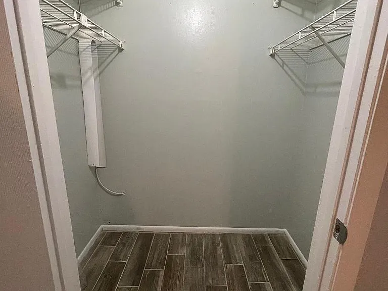 145 Oyster Bay Cir #150 — Photo 8