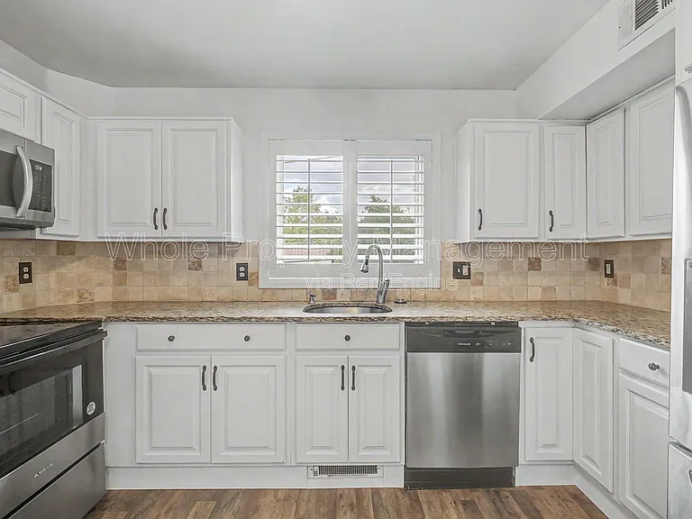 1330 S Monaco Street Pkwy #6 — Photo 6