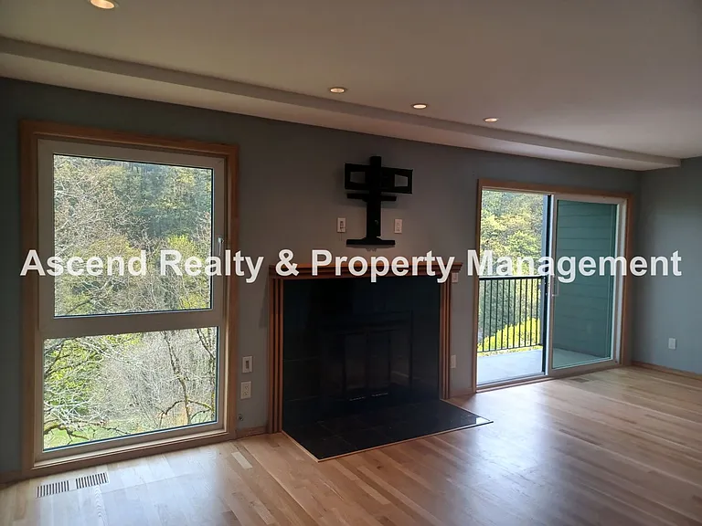 830 SW Broadway Dr #8 — Photo 7