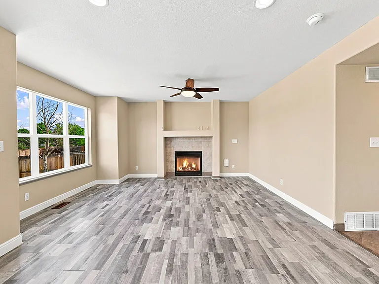 5644 Mountain Garland Dr — Photo 11