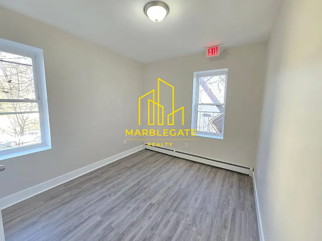 2 bed, 850 sqft, $1,750 — Photo 3