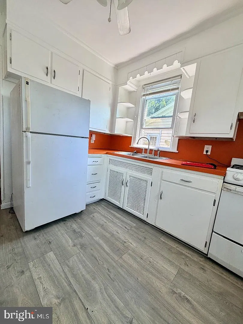 3 bed, 1.0 bath, 2408 sqft, $2,100 — Photo 4