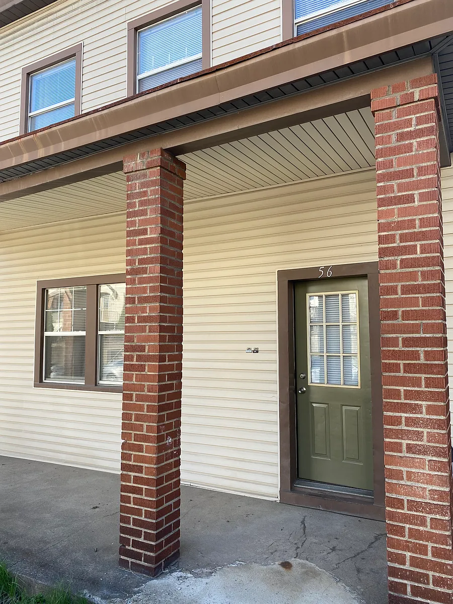 Building Photo - 56 Ruth St #2
