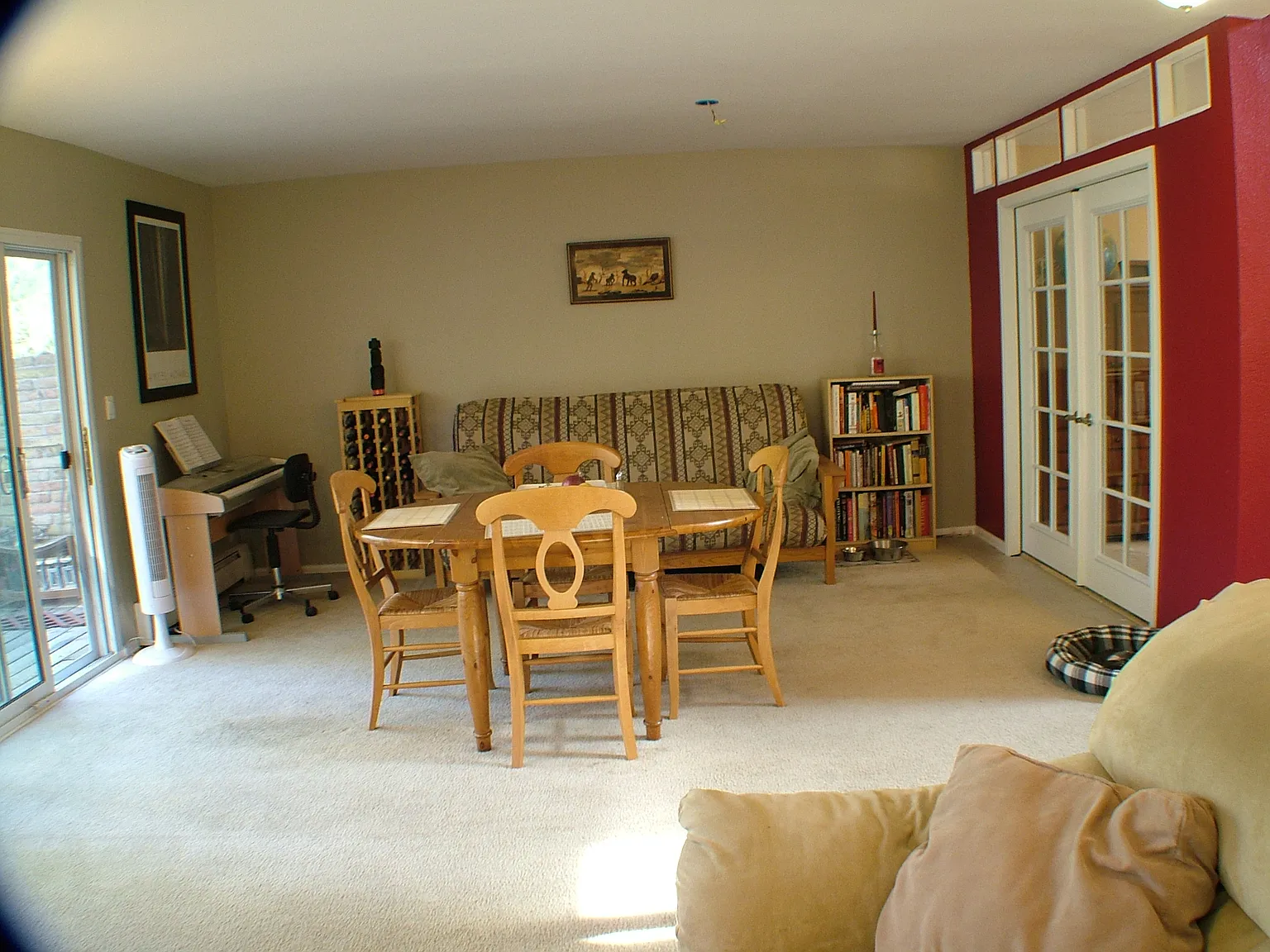 4 bed, 3.5 bath, 1550 sqft, $900 — Photo 3