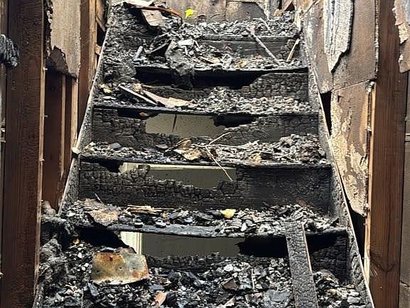 2nd image of 12047 Robson St