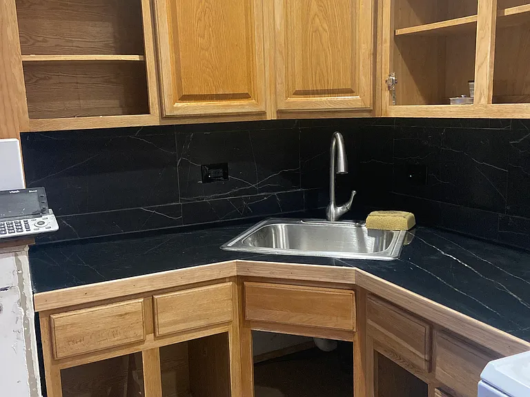 221A Betts Ave #1 — Photo 2