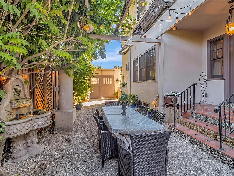 1568 Mariposa Ave — Photo 46