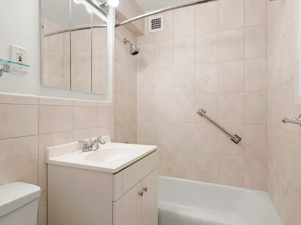 400 East 77th Street image 9 of 10