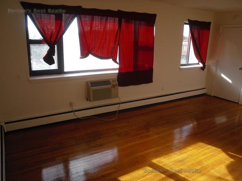 2nd image of 1035 Commonwealth Ave