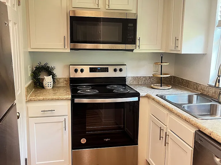 Spring Garden Apartments — Photo 12