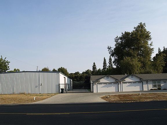 4th image of 4601 E Greenoak Ln