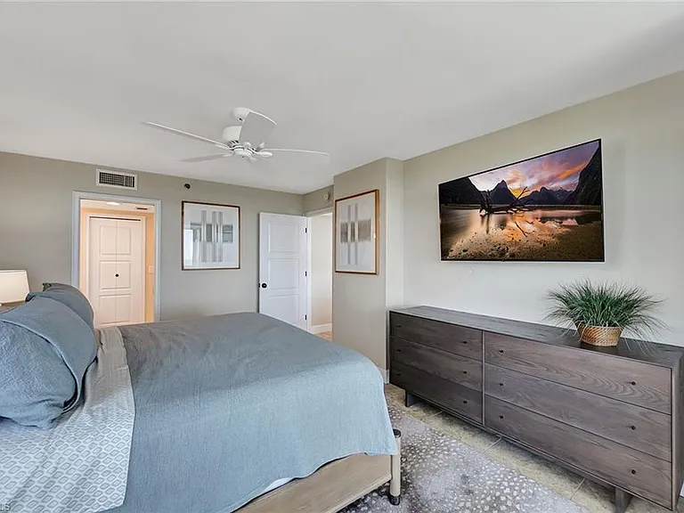 5550 Heron Point Dr #703 — Photo 16