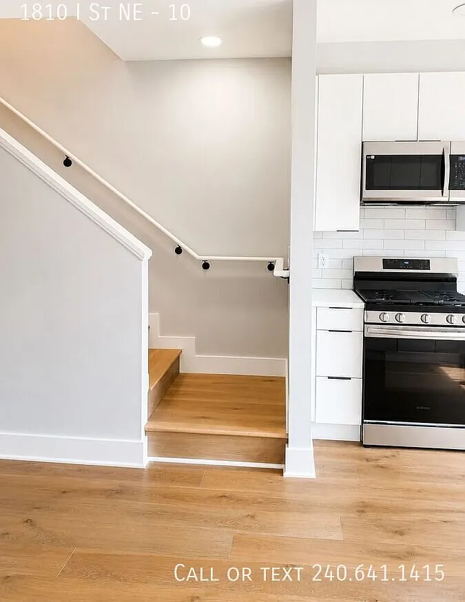 Incredible 2 BR+ 2 BA Duplex Condo with a Deck in Carver-Langston! — Photo 3