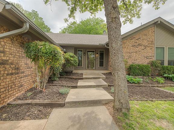 2nd image of 2108 Raintree Rd