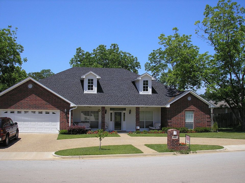 1st image of 304 Cameron St