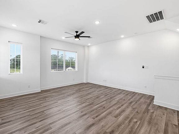 5th image of 1404 Mansfield St