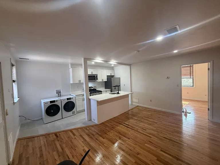 716 S 10th St #3 — Photo 2